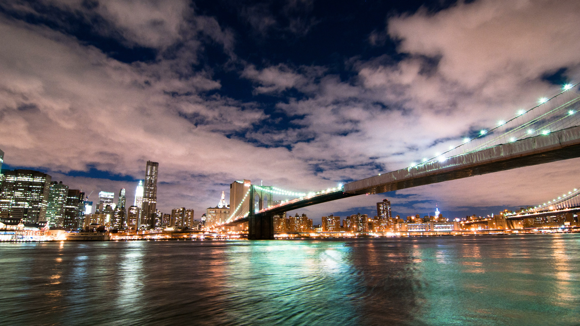 Brooklyn Bridge and the New York City skyline time lapse